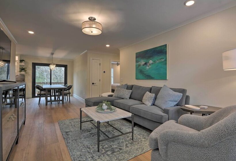 Updated & Modern House < 1 Mi To Dtwn Bentonville!