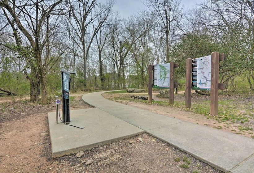 Updated & Modern House < 1 Mi To Dtwn Bentonville!