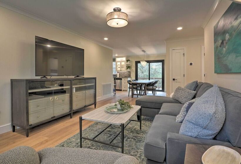 Updated & Modern House < 1 Mi To Dtwn Bentonville!