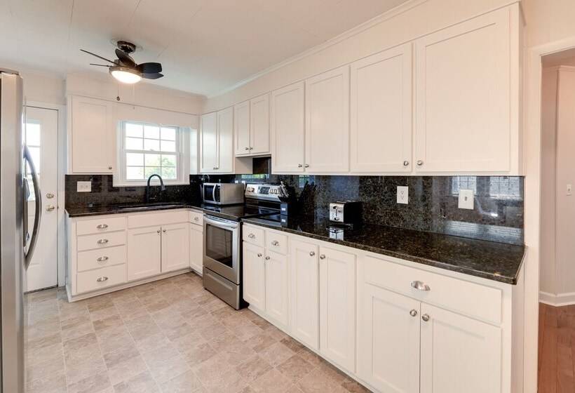 North Carolina Retreat   Deck, Grill & Creek Views