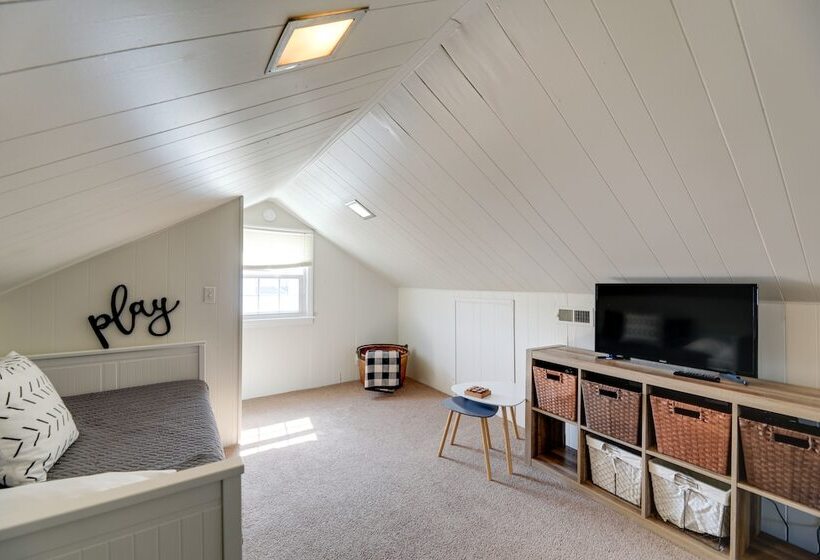 North Carolina Retreat   Deck, Grill & Creek Views