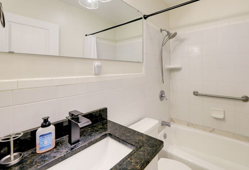 North Carolina Retreat   Deck, Grill & Creek Views