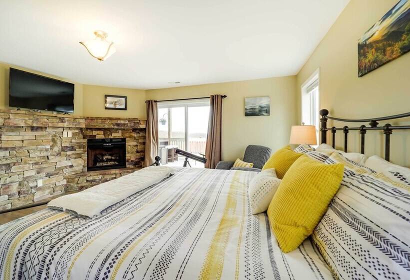 Sugar Mountain Retreat W/ Deck, Grill & Fire Pit!