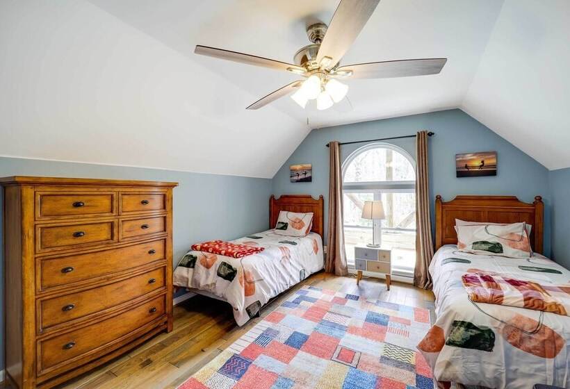 Sugar Mountain Retreat W/ Deck, Grill & Fire Pit!