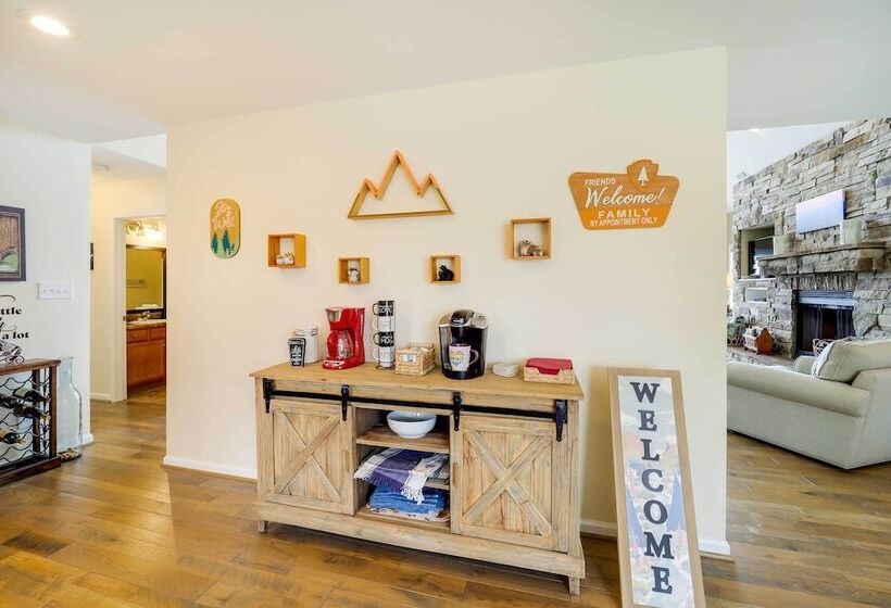 Sugar Mountain Retreat W/ Deck, Grill & Fire Pit!