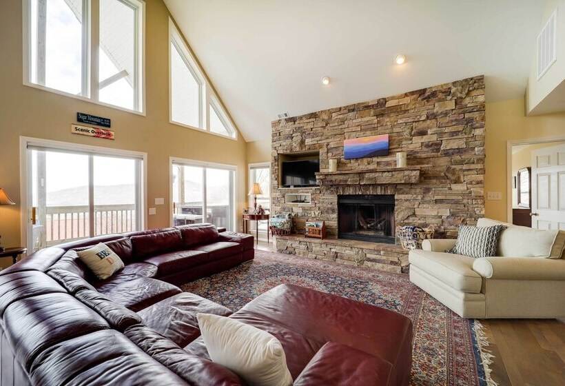 Sugar Mountain Retreat W/ Deck, Grill & Fire Pit!