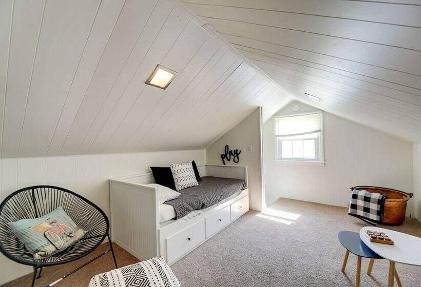 North Carolina Retreat   Deck, Grill & Creek Views