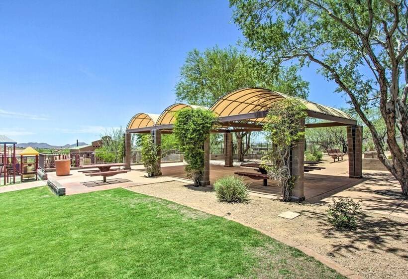 North Phoenix Home W/ Community Pools!