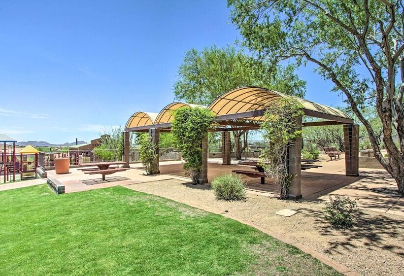 North Phoenix Home W/ Community Pools!