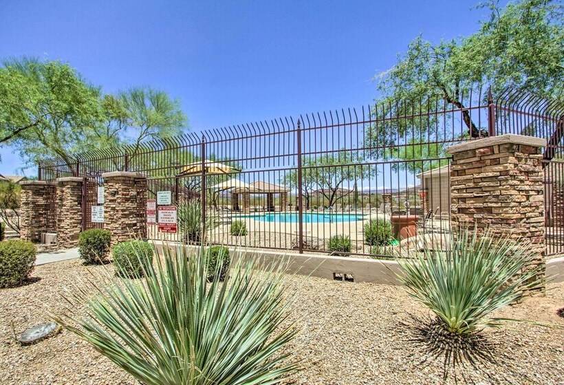 North Phoenix Home W/ Community Pools!