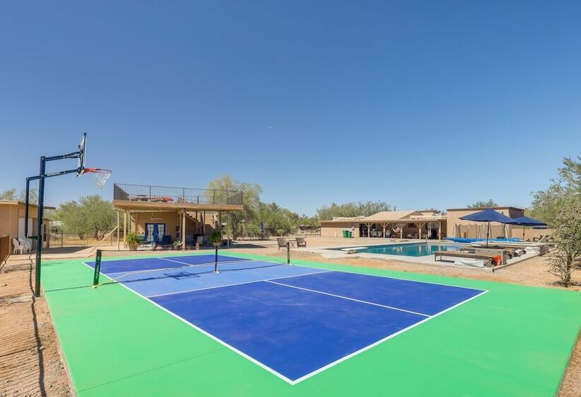 Oro Valley Retreat W/ Pool, Spa & Rooftop Views!