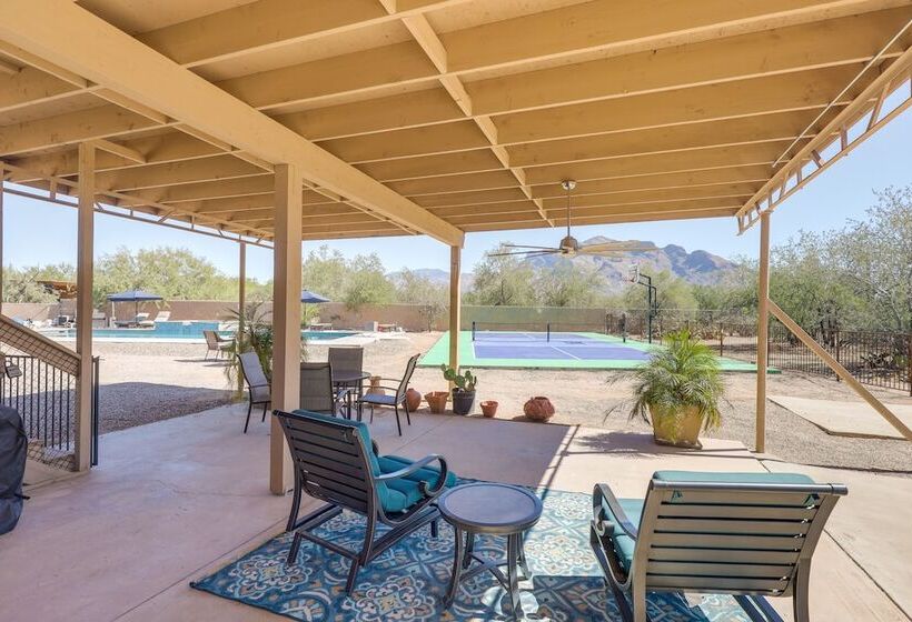 Oro Valley Retreat W/ Pool, Spa & Rooftop Views!