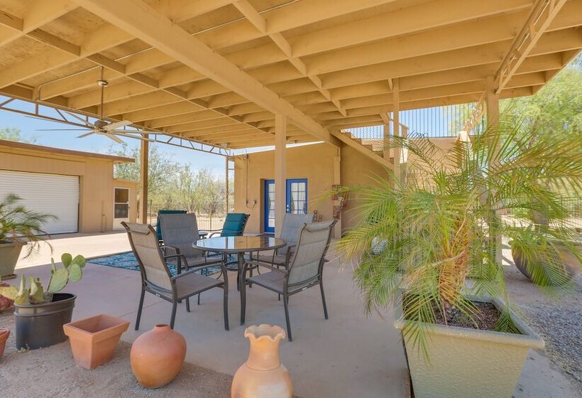 Oro Valley Retreat W/ Pool, Spa & Rooftop Views!