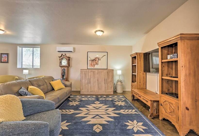 Oro Valley Retreat W/ Pool, Spa & Rooftop Views!