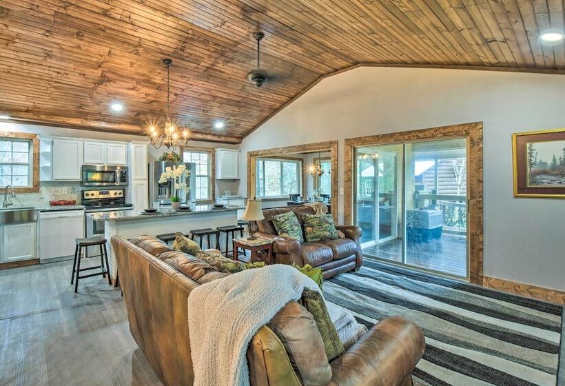 Otto Home W/ Fire Pit, Tree House & Hot Tub!