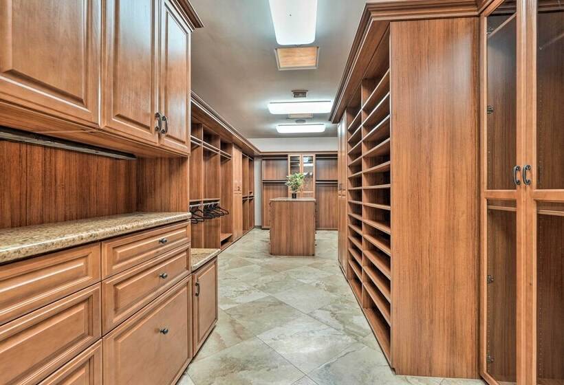 Paradise Valley Villa W/ Luxe Pool & Outdoor Games