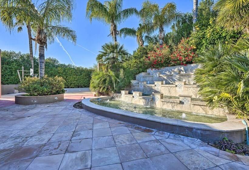 Paradise Valley Villa W/ Luxe Pool & Outdoor Games