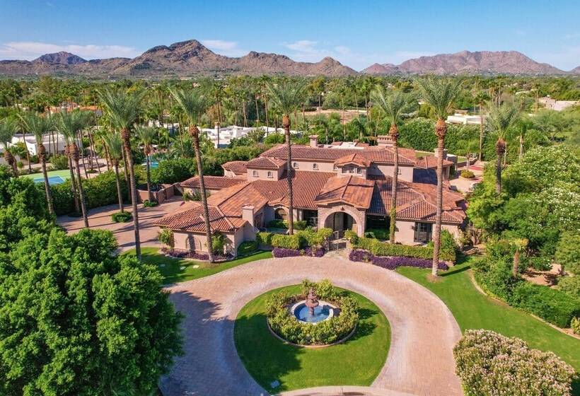 Paradise Valley Villa W/ Luxe Pool & Outdoor Games