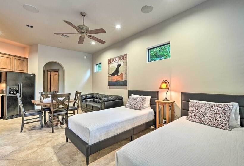 Paradise Valley Villa W/ Luxe Pool & Outdoor Games