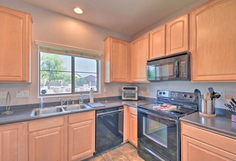 Goodyear Escape W/ Grill: Community Pool Access!