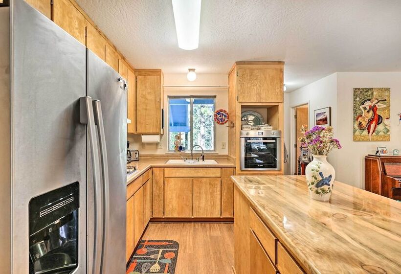 Peaceful Camp Connell Cabin W/ Community Pool