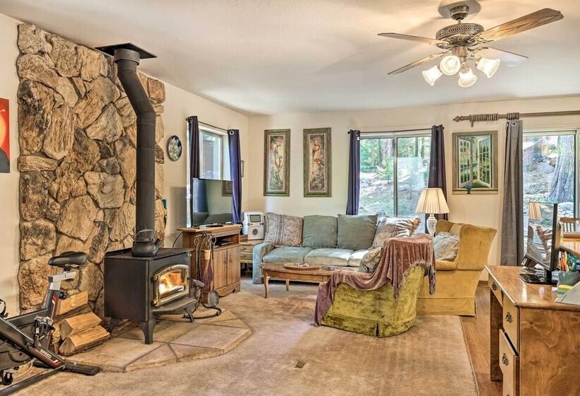 Peaceful Camp Connell Cabin W/ Community Pool