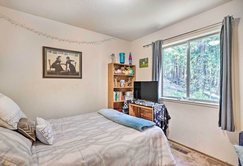 Peaceful Camp Connell Cabin W/ Community Pool