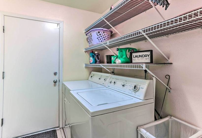 Peaceful Fresno Home, Near Popular Wineries!