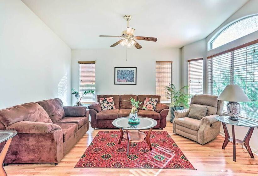 Peaceful Fresno Home, Near Popular Wineries!