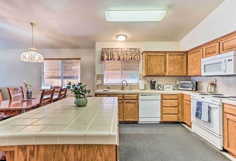 Peaceful Fresno Home, Near Popular Wineries!