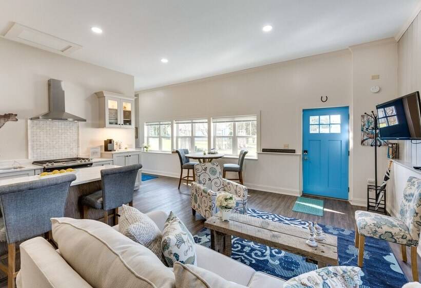 Peaceful Harvard Vacation Rental: 3 Mi To Town!