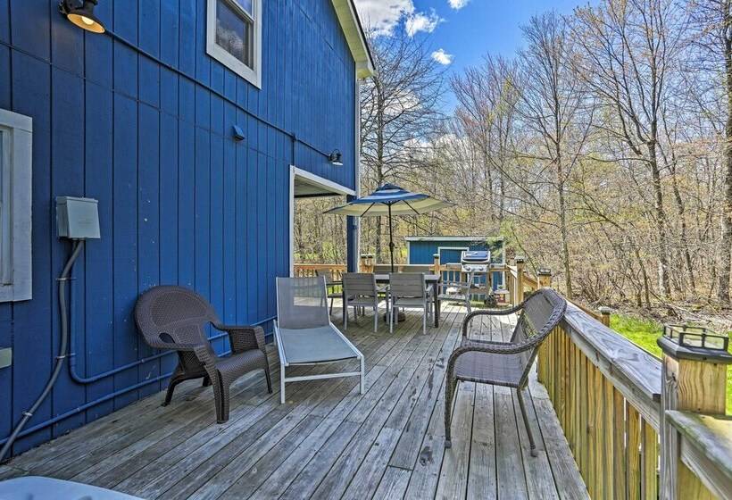 Peaceful Long Pond Home W/ Private Hot Tub!