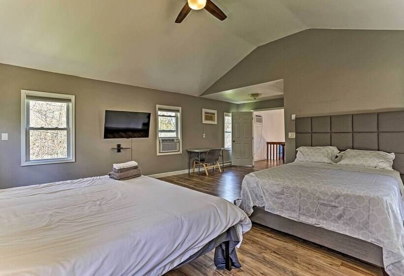 Peaceful Long Pond Home W/ Private Hot Tub!