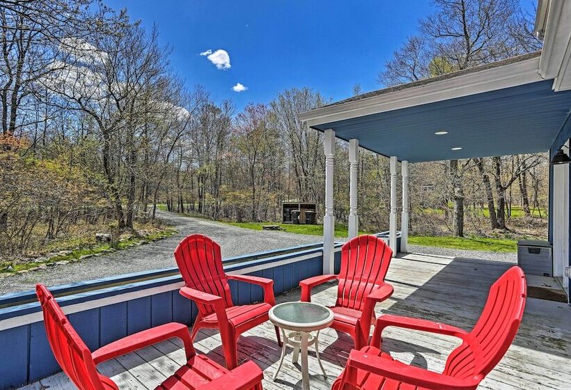 Peaceful Long Pond Home W/ Private Hot Tub!