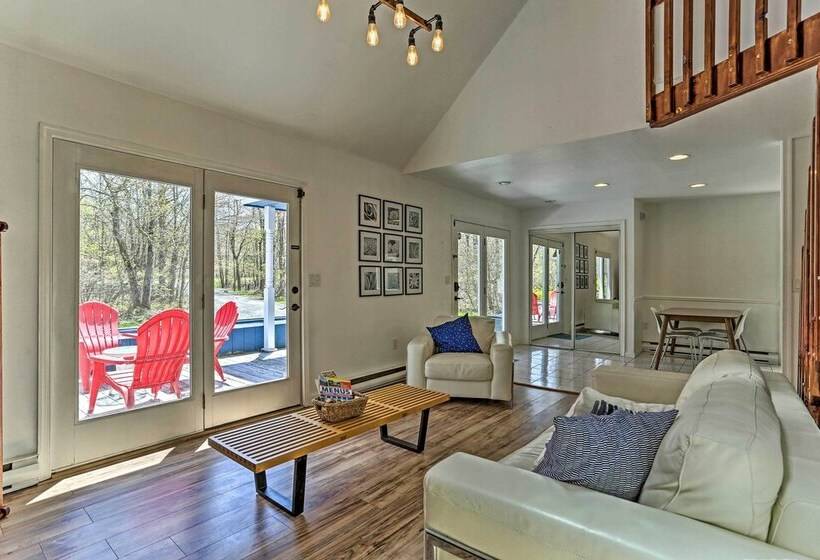 Peaceful Long Pond Home W/ Private Hot Tub!