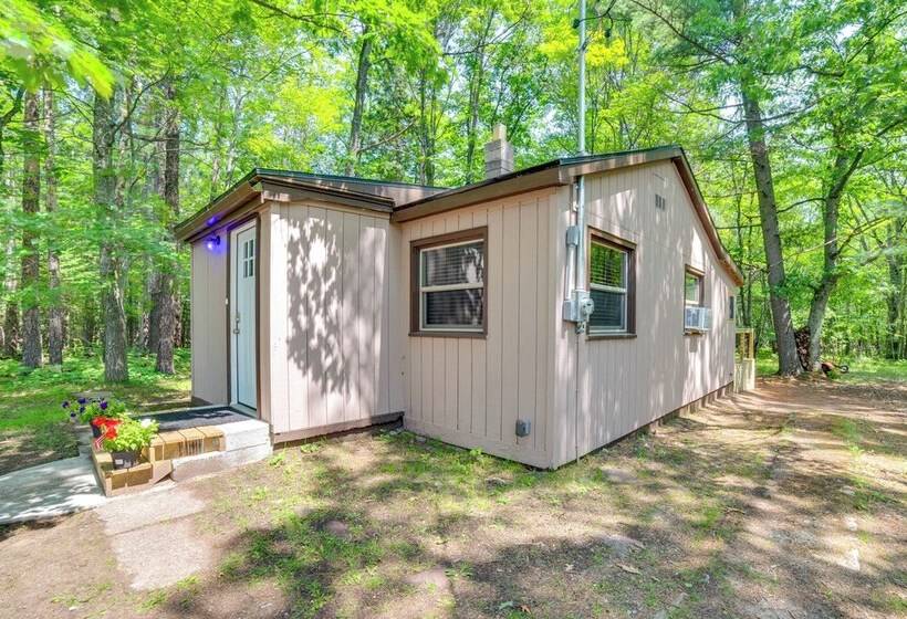 Sunroom, Deck & Grills: Marquette Cottage!