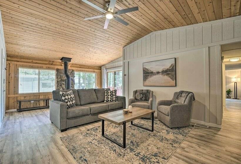 Peaceful Munds Park Cabin: 21 Mi To Flagstaff