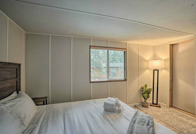 Peaceful Munds Park Cabin: 21 Mi To Flagstaff