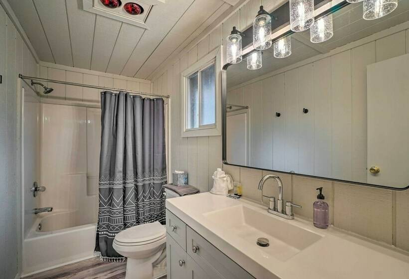 Peaceful Munds Park Cabin: 21 Mi To Flagstaff