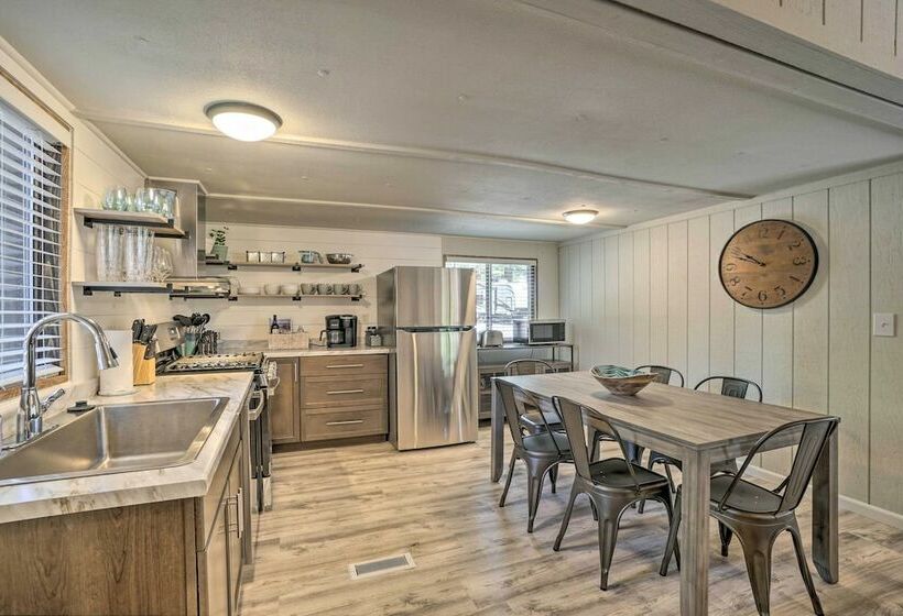 Peaceful Munds Park Cabin: 21 Mi To Flagstaff