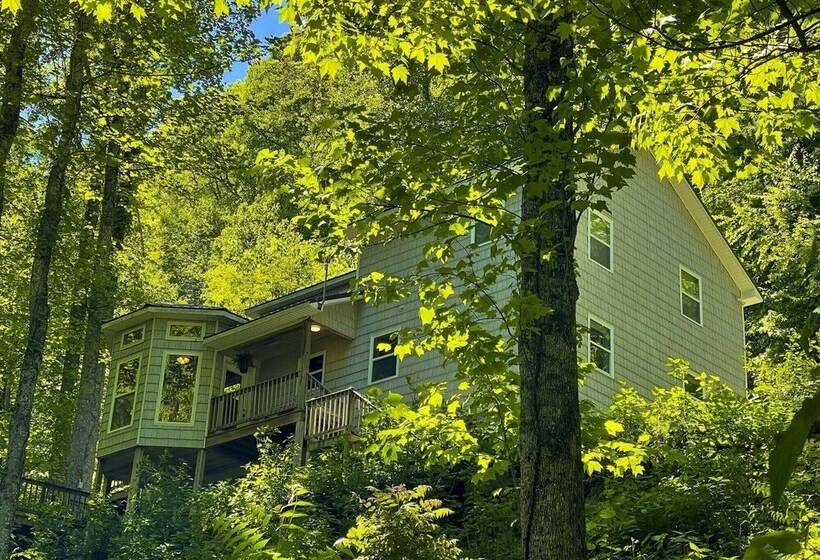 Peaceful North Carolina Retreat With Game Room!