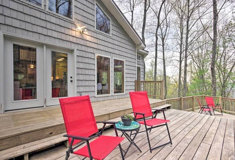 Peaceful North Carolina Retreat With Game Room!