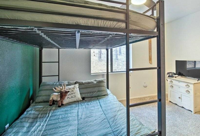 Peaceful Nutrioso Cabin Retreat W/ Mountain Views!