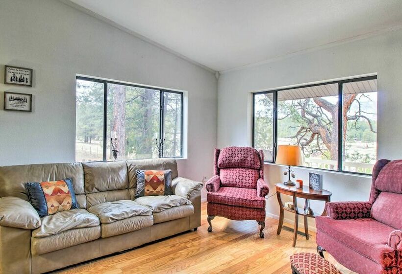 Peaceful Nutrioso Cabin Retreat W/ Mountain Views!