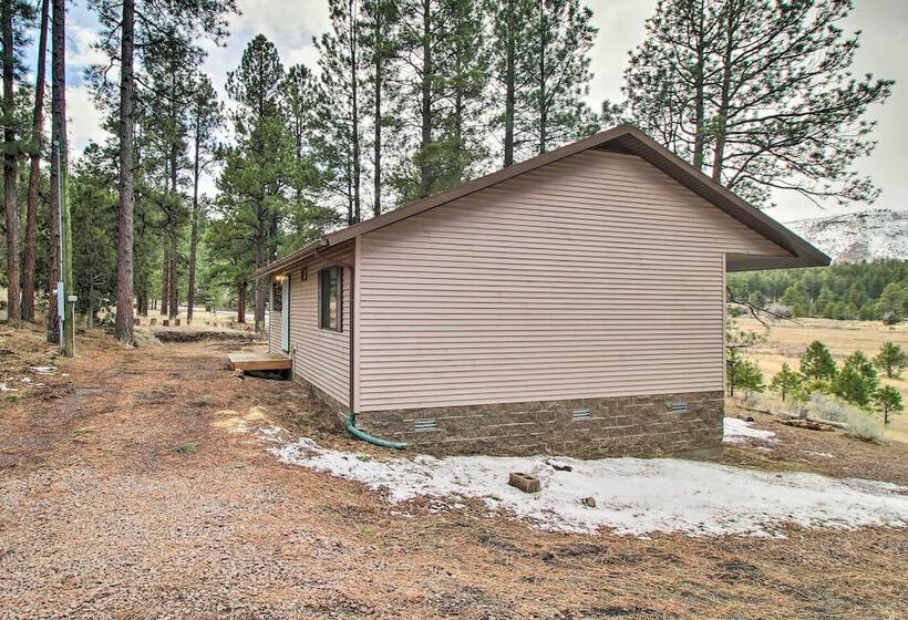 Peaceful Nutrioso Cabin Retreat W/ Mountain Views!