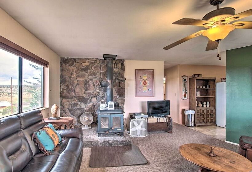 Peaceful Ranch Cabin, 3 Mi To Becker Lake!