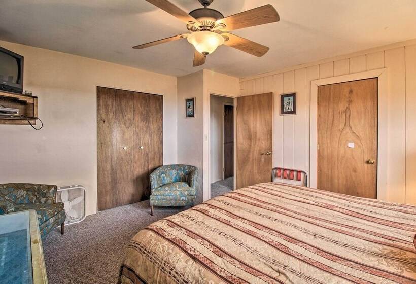 Peaceful Ranch Cabin, 3 Mi To Becker Lake!