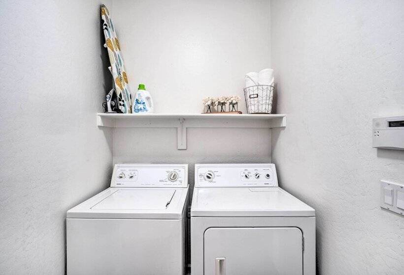 Peoria Escape ~ 8 Mi To State Farm Stadium