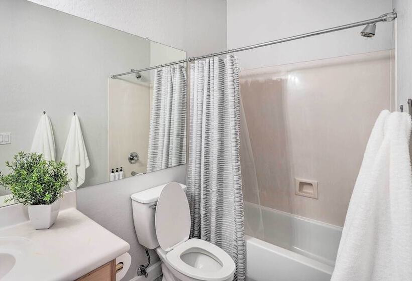 Peoria Escape ~ 8 Mi To State Farm Stadium