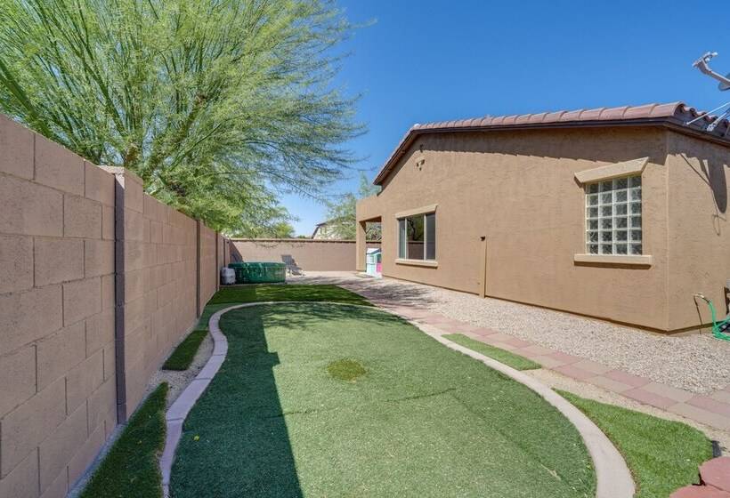 Peoria Home W/ Hot Tub ~ 8 Mi To Sports Complex!